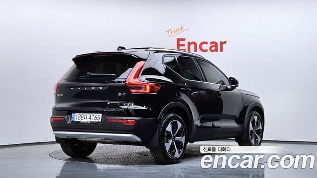 Volvo XC40 B4 Ultimate Bright, 2024 2