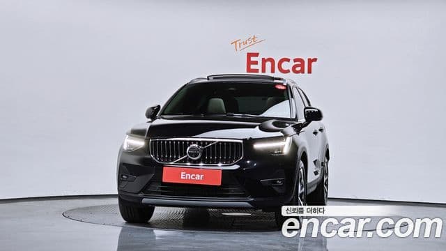 Volvo XC40 B4 Ultimate Bright, 2024 3