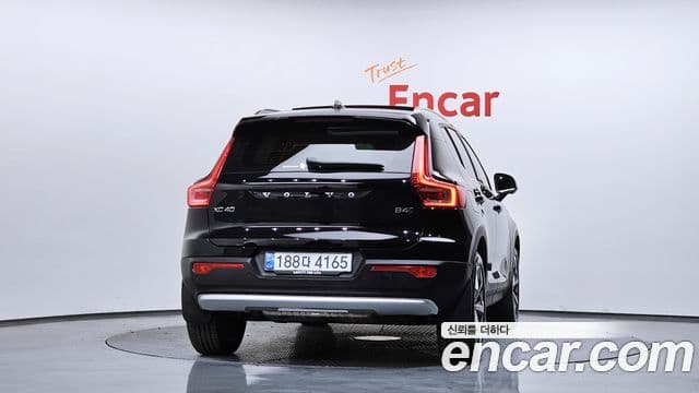 Volvo XC40 B4 Ultimate Bright, 2024 4