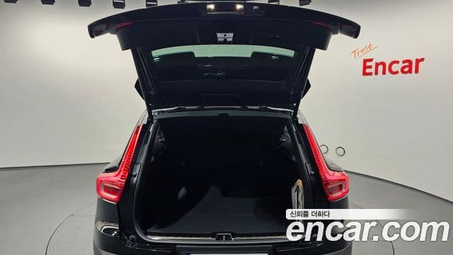 Volvo XC40 B4 Ultimate Bright, 2024 20