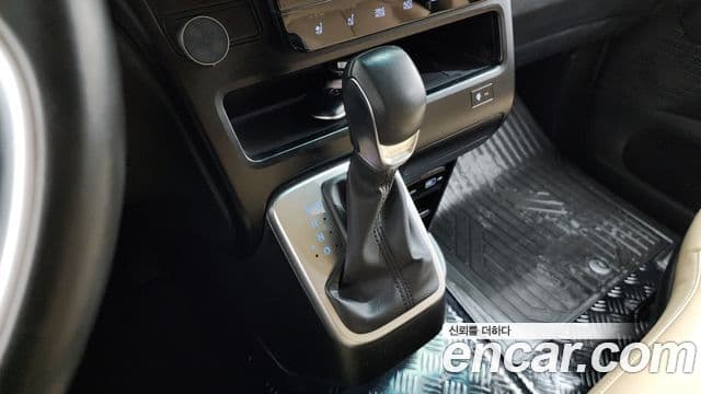 Hyundai Staria Modern, 2023 9