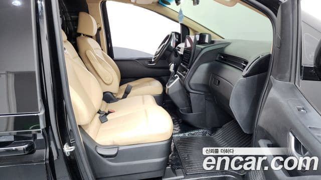 Hyundai Staria Modern, 2023 11