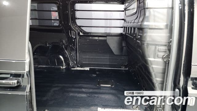 Hyundai Staria Modern, 2023 12