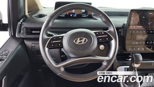 Hyundai Staria Modern, 2023 13