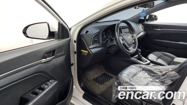 Hyundai Avante AD 1.6 GDI Smart, 2016 10