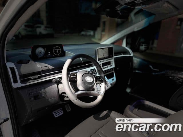 Hyundai Staria Inspiration, 2025 11