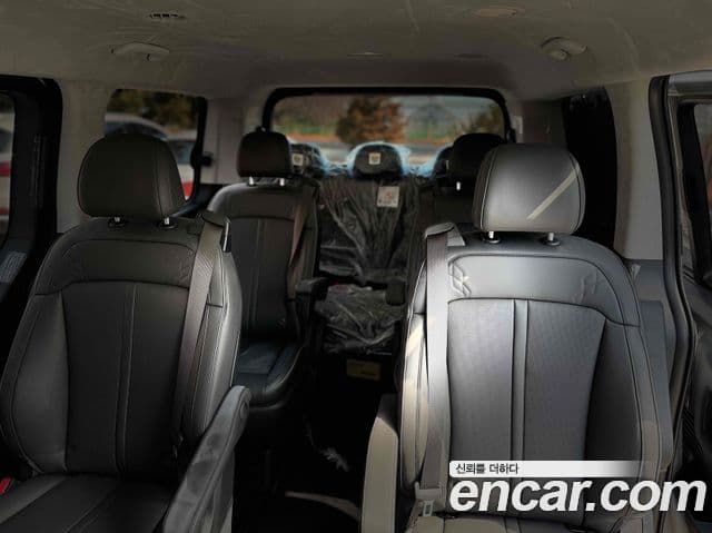 Hyundai Staria Inspiration, 2025 12