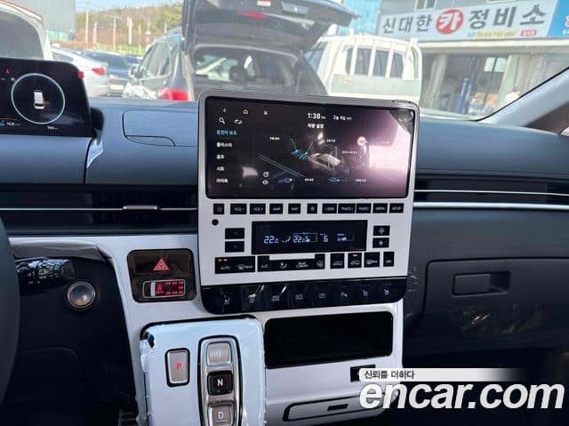 Hyundai Staria Inspiration, 2025 15