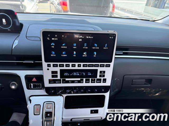 Hyundai Staria Inspiration, 2025 16