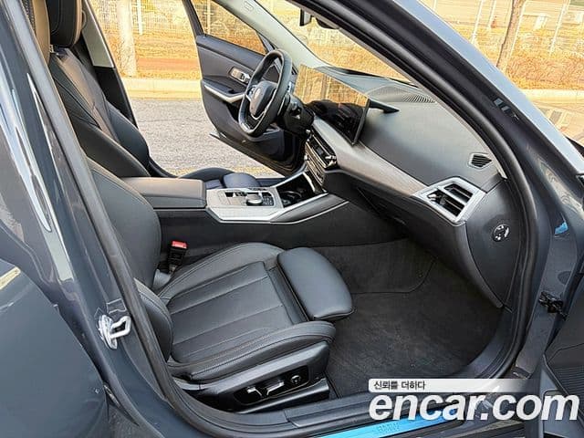 BMW 3시리즈 (G20), 2025 17