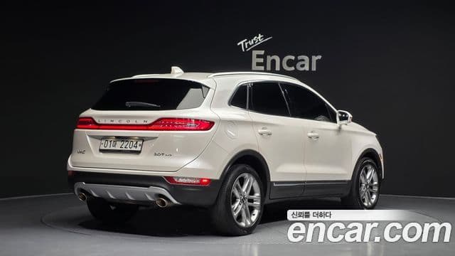 Lincoln MKC, 2017 2