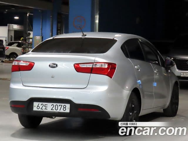 Kia All New Pride Trendy, 2014 4