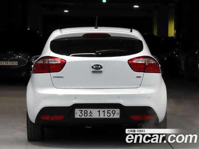 Kia All New Pride Luxury, 2014 3