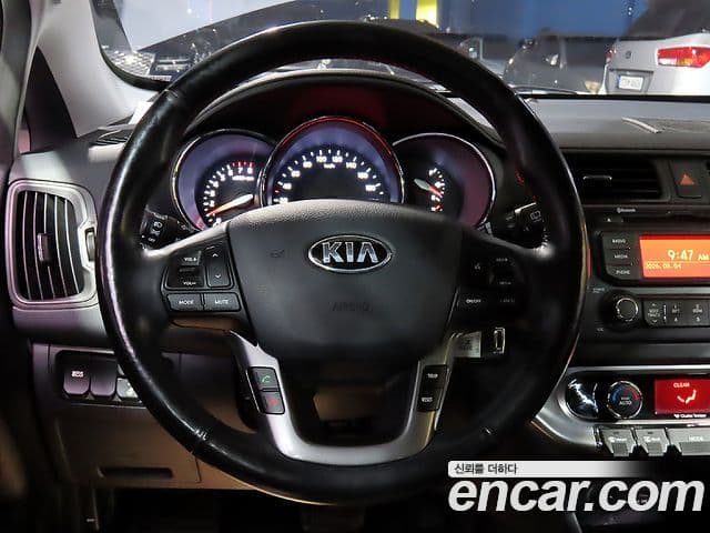 Kia All New Pride Luxury, 2014 9