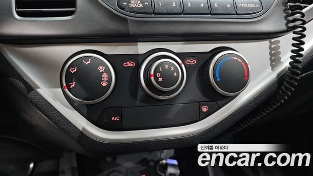 Kia All New Morning Deluxe Trendy, 2015 17