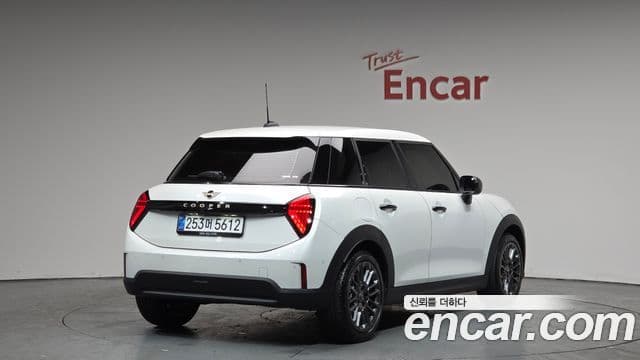 Mini Cooper C 4세대 5도어 Essential, 2025 2