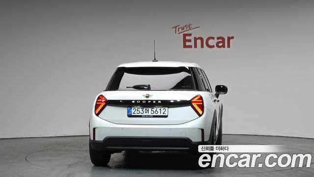 Mini Cooper C 4세대 5도어 Essential, 2025 4