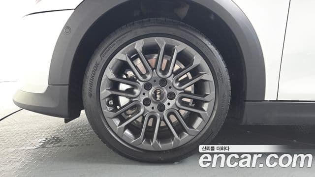 Mini Cooper C 4세대 5도어 Essential, 2025 все фото