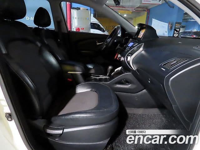 Hyundai Tucson ix Luxury, 2010 8