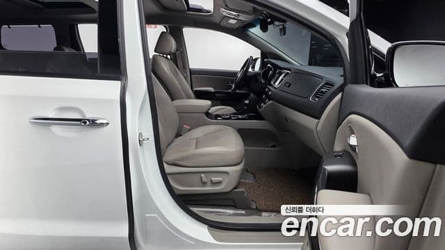 Kia The / новый New Carnival Noblesse, 2019 10