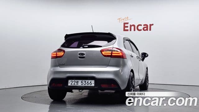 Kia All New Pride Deluxe, 2012 4