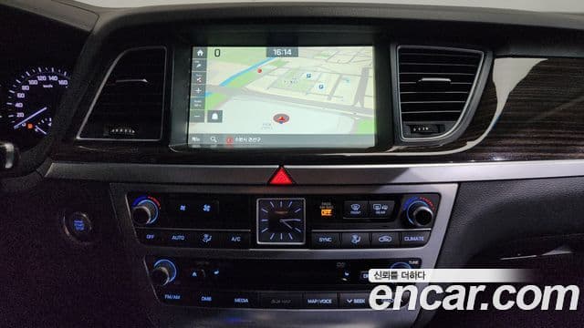 Genesis G80 Premium Luxury, 2017 16