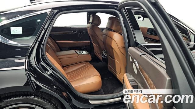 Genesis G80 (RG3) бензин 2.5 турбо AWD, 2024 10