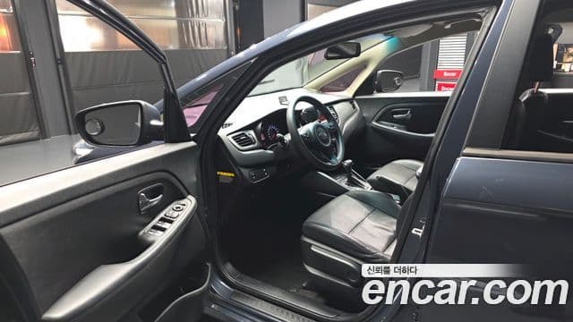 Kia All New Carens Luxury, 2014 10