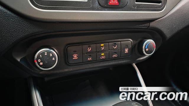 Kia All New Carens Luxury, 2014 15