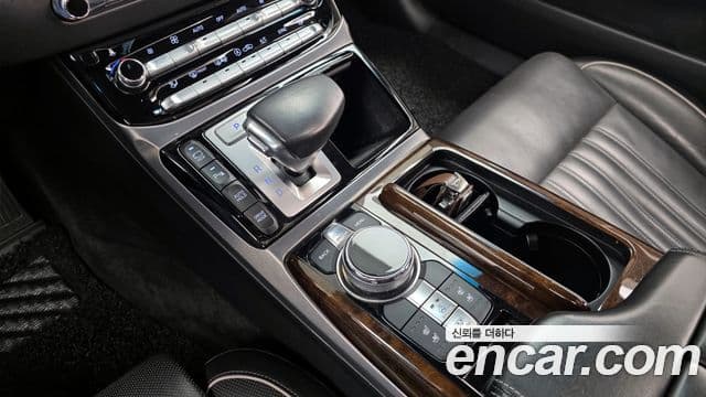 Genesis EQ900 Prestige, 2017 9