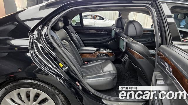 Genesis EQ900 Prestige, 2017 12