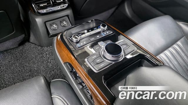 Genesis EQ900 Prestige, 2017 19