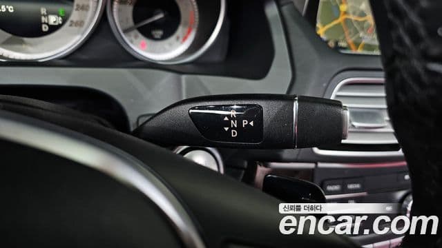 Mercedes-Benz E-класс W212 E400 кабриолет, 2016 9