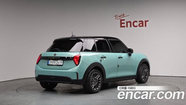 Mini Cooper C 4세대 5도어 Essential, 2025 2