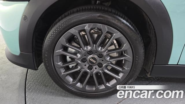 Mini Cooper C 4세대 5도어 Essential, 2025 все фото