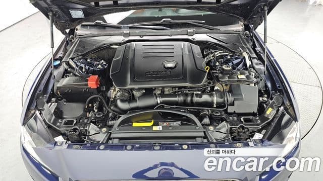 Jaguar XE 20d Portfolio, 2017 6