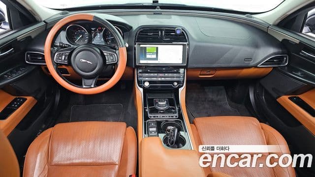 Jaguar XE 20d Portfolio, 2017 7