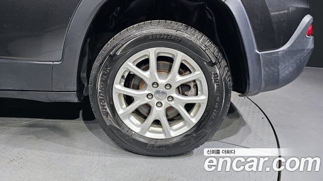 Jeep Cherokee(KL) 2.0 дизель Longitude AWD, 2015 все фото