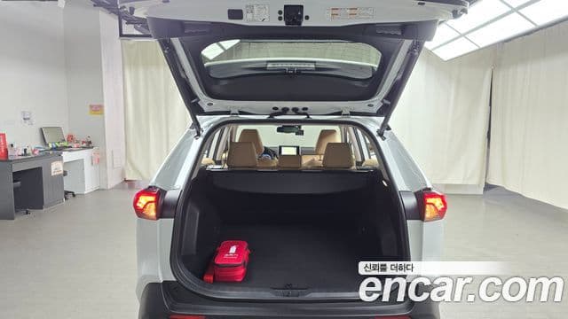 Toyota RAV4 5세대 2.5 4WD гибрид LTD, 2025 20