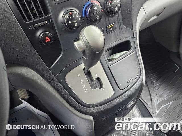 Hyundai Grand Starex CVX Deluxe, 2016 15