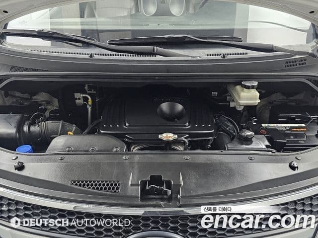 Hyundai Grand Starex CVX Deluxe, 2016 18