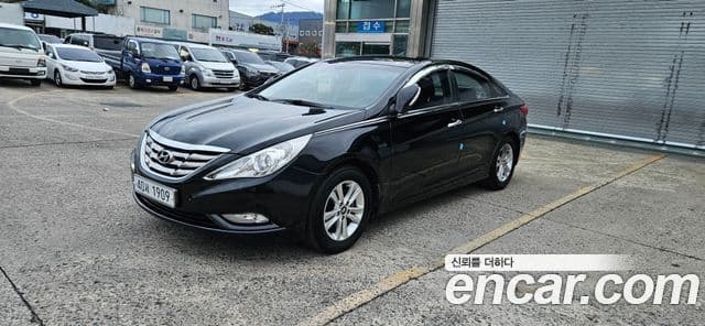 Hyundai YF Sonata LPI Luxury(для людей с инвалидностью), 2011 1