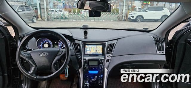 Hyundai YF Sonata LPI Luxury(для людей с инвалидностью), 2011 8