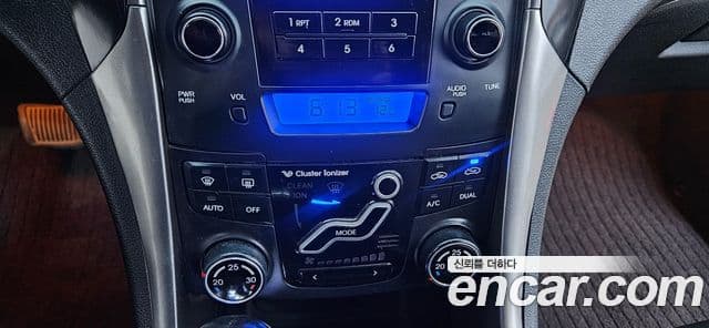 Hyundai YF Sonata LPI Luxury(для людей с инвалидностью), 2011 12