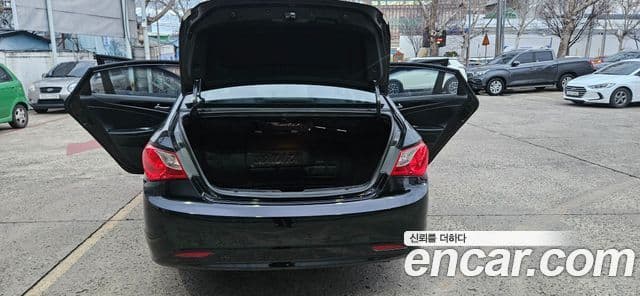 Hyundai YF Sonata LPI Luxury(для людей с инвалидностью), 2011 19