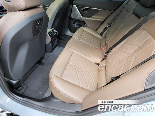 BMW 5시리즈 (G60) 520i M Sport, 2025 9