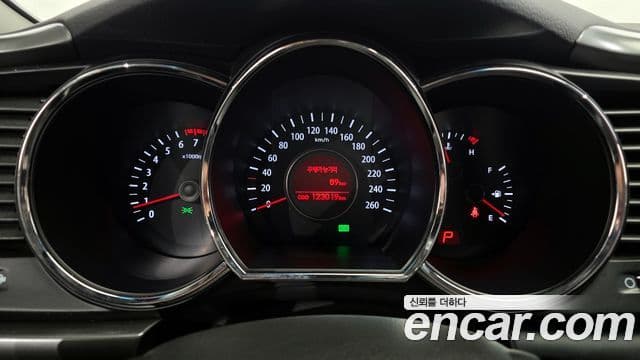 Kia K5 Special, 2011 8