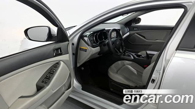 Kia K5 Special, 2011 10