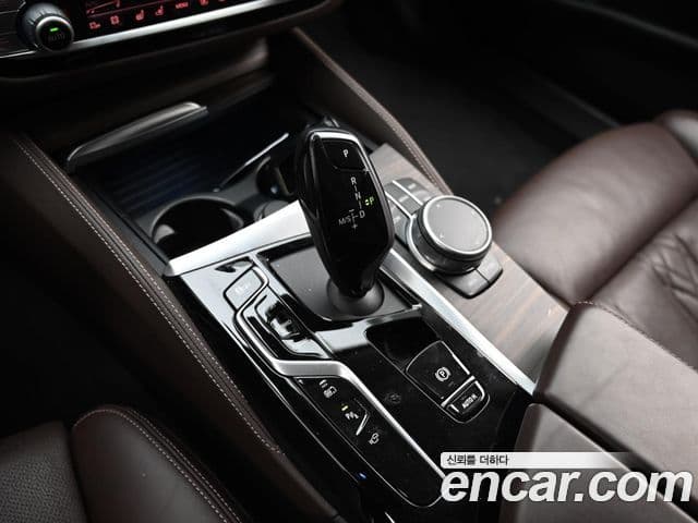 BMW 5시리즈 (G30) Luxury, 2022 9