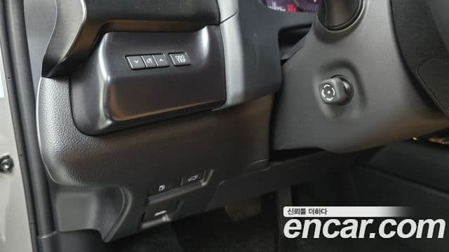 Lexus UX250h, 2023 17